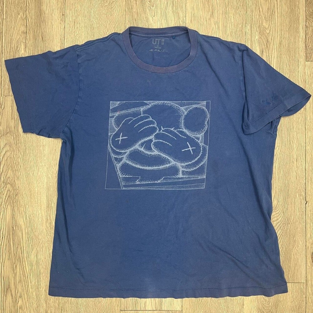 KAWS x UNIQLO UT Mickey Mouse Tee mens navy mens XL